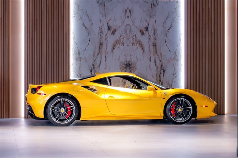Used 2016 Ferrari 488 GTB RWD image 3