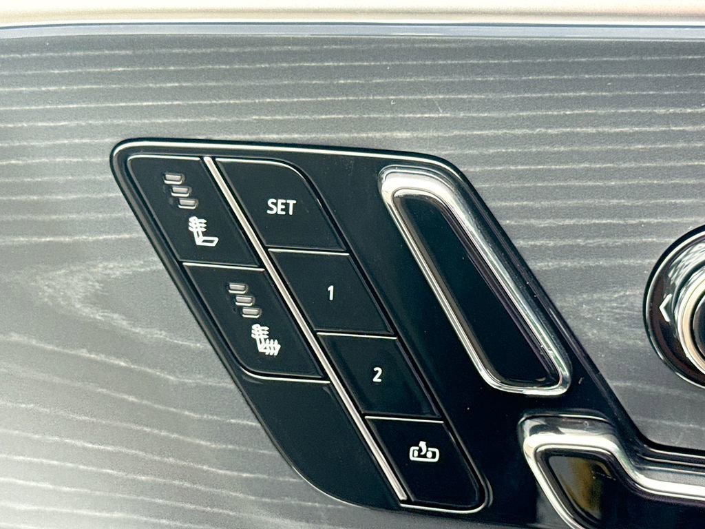 New 2025 Cadillac Lyriq Sport image 20