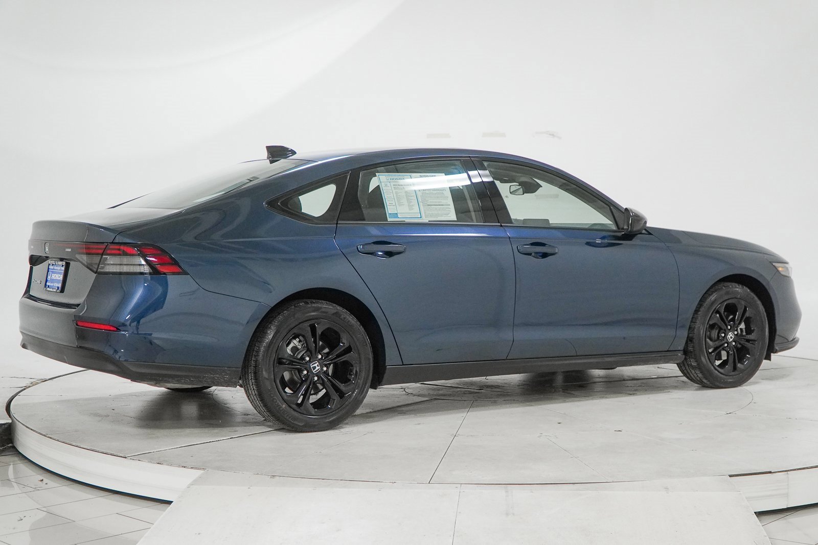 Certified 2025 Honda Accord SE image 11