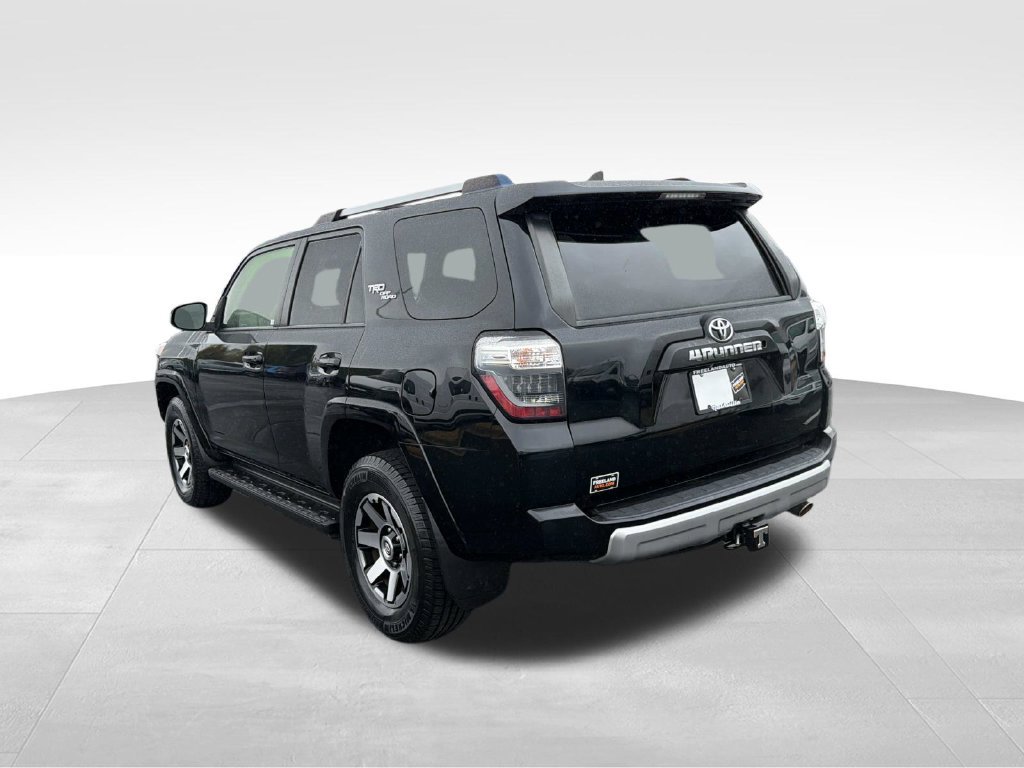 Used 2017 Toyota 4Runner TRD Off-Road AWD/4WD image 5
