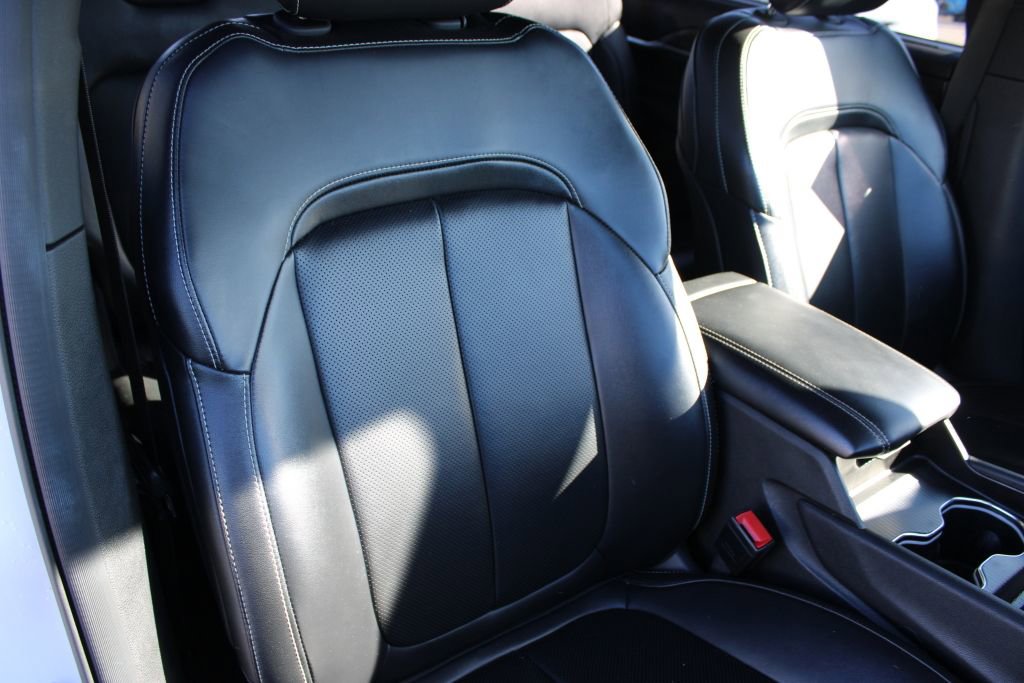 Used 2024 Jeep Grand Cherokee L Limited w/ Luxury Tech Group II image 16