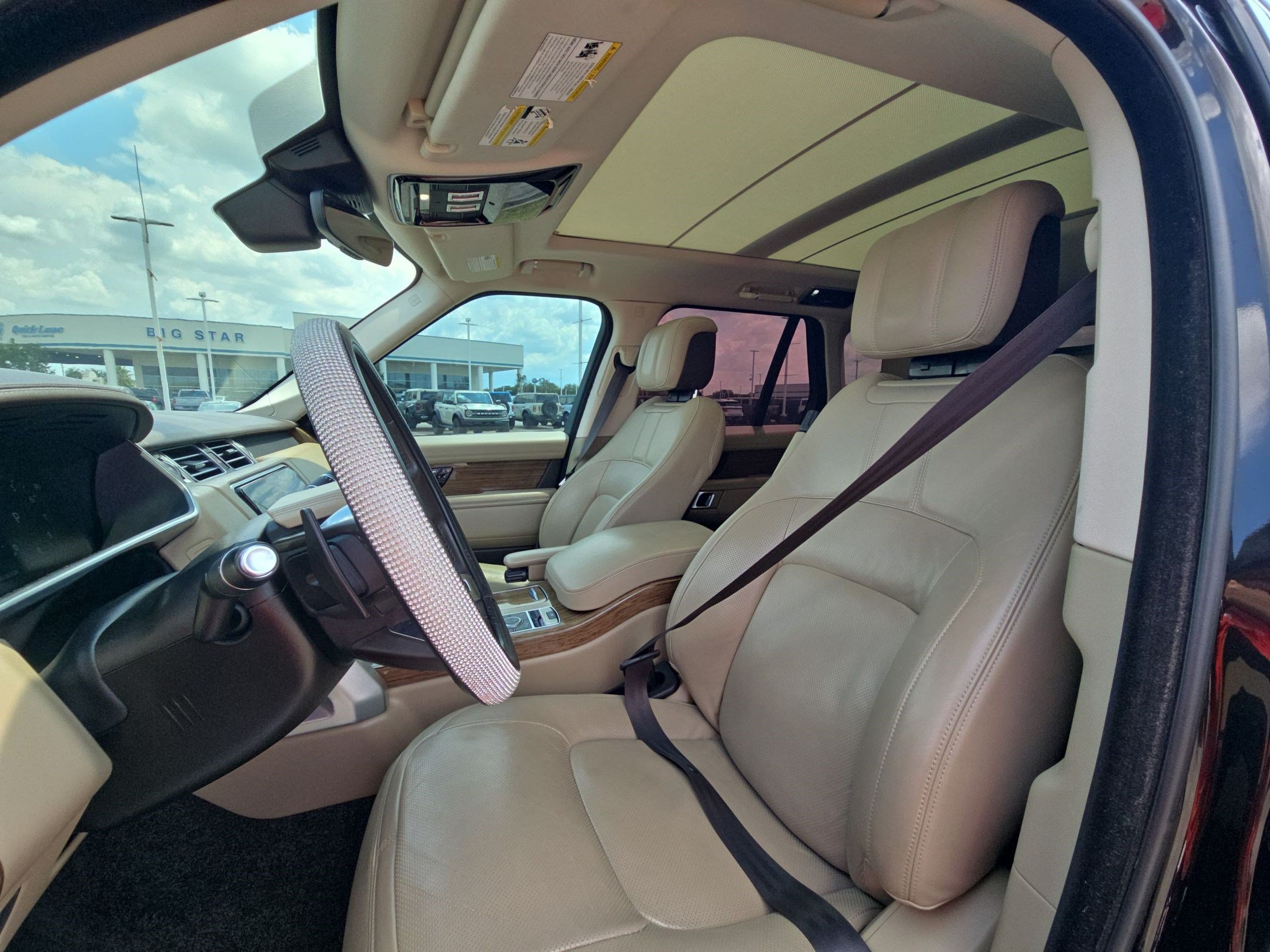 Used 2019 Land Rover Range Rover HSE AWD/4WD image 16