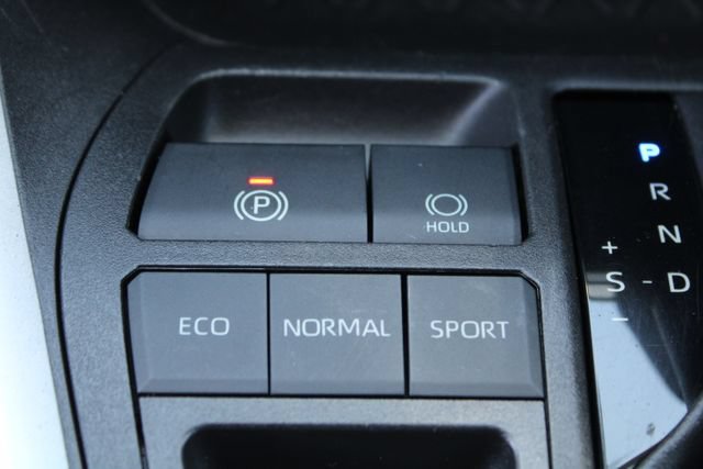Used 2022 Toyota RAV4 XLE FWD image 35