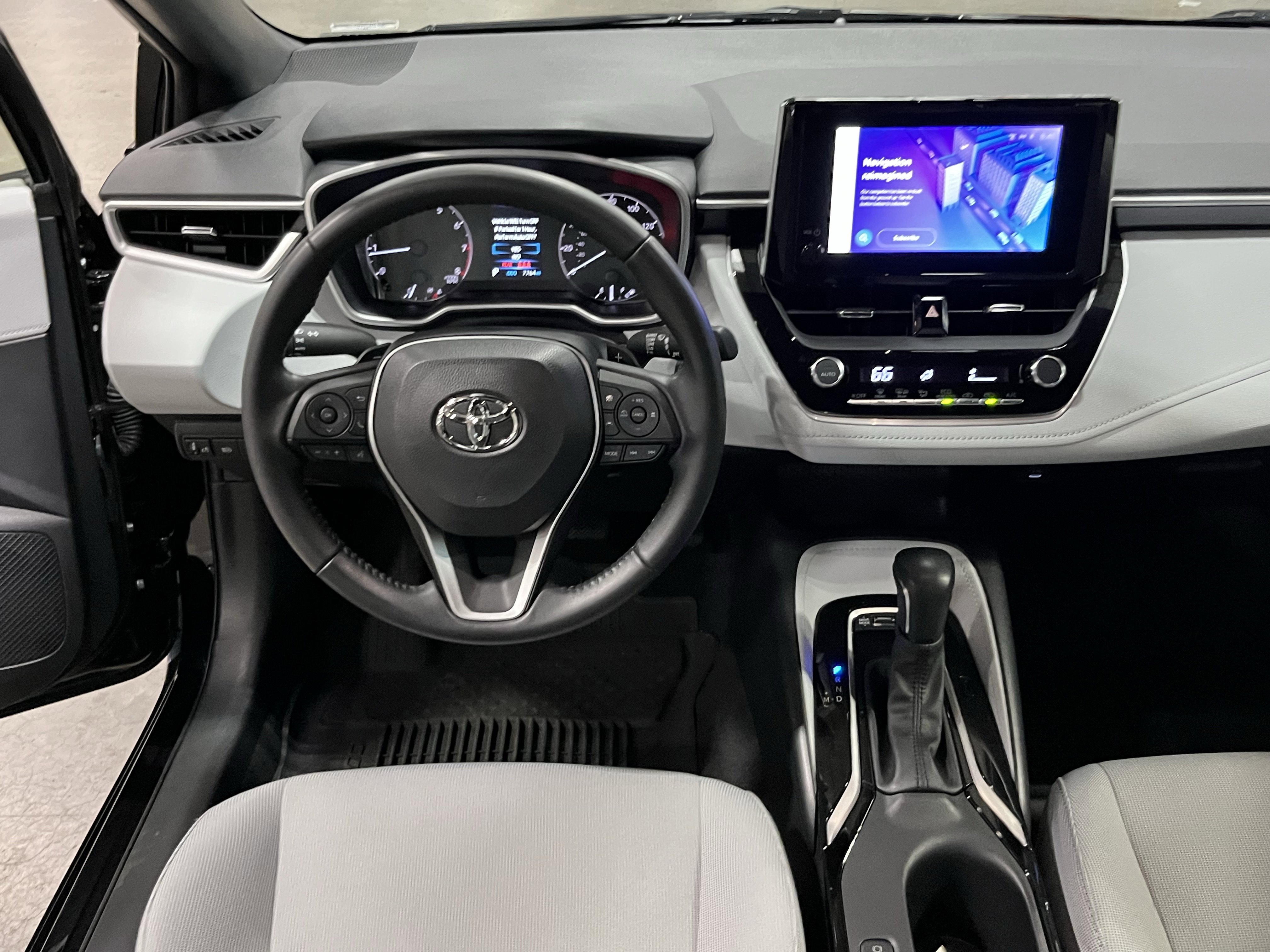 Used 2024 Toyota Corolla SE FWD image 11