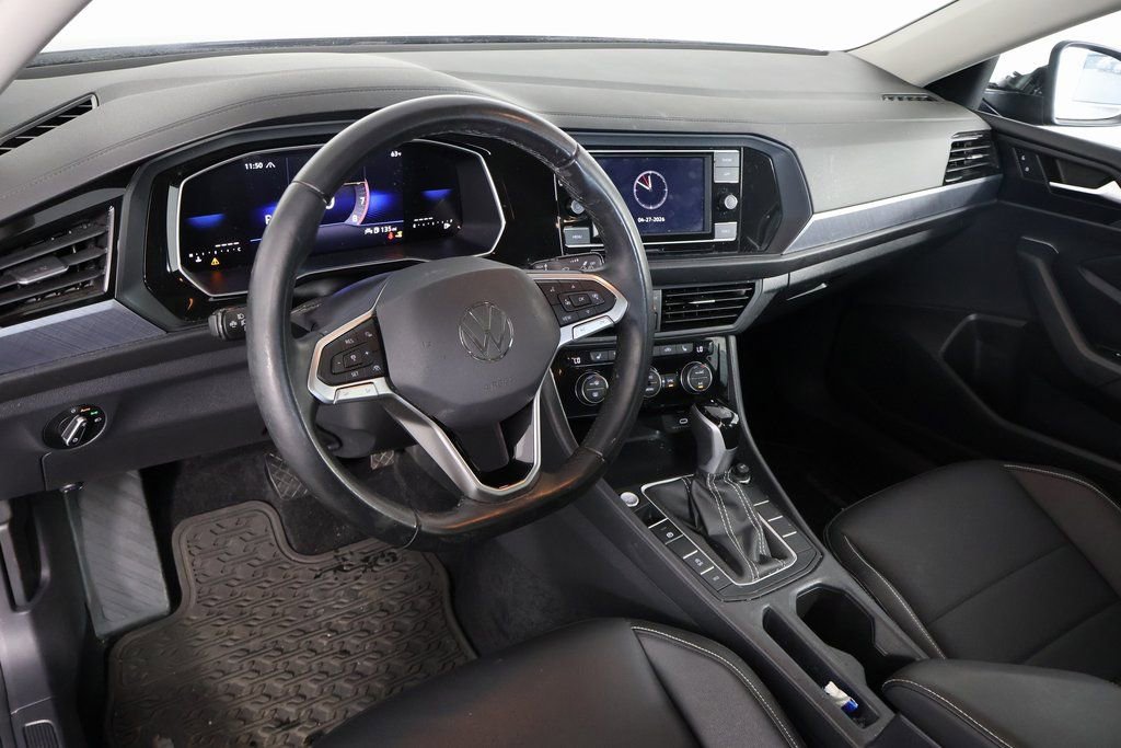 Used 2024 Volkswagen Jetta SE FWD image 5