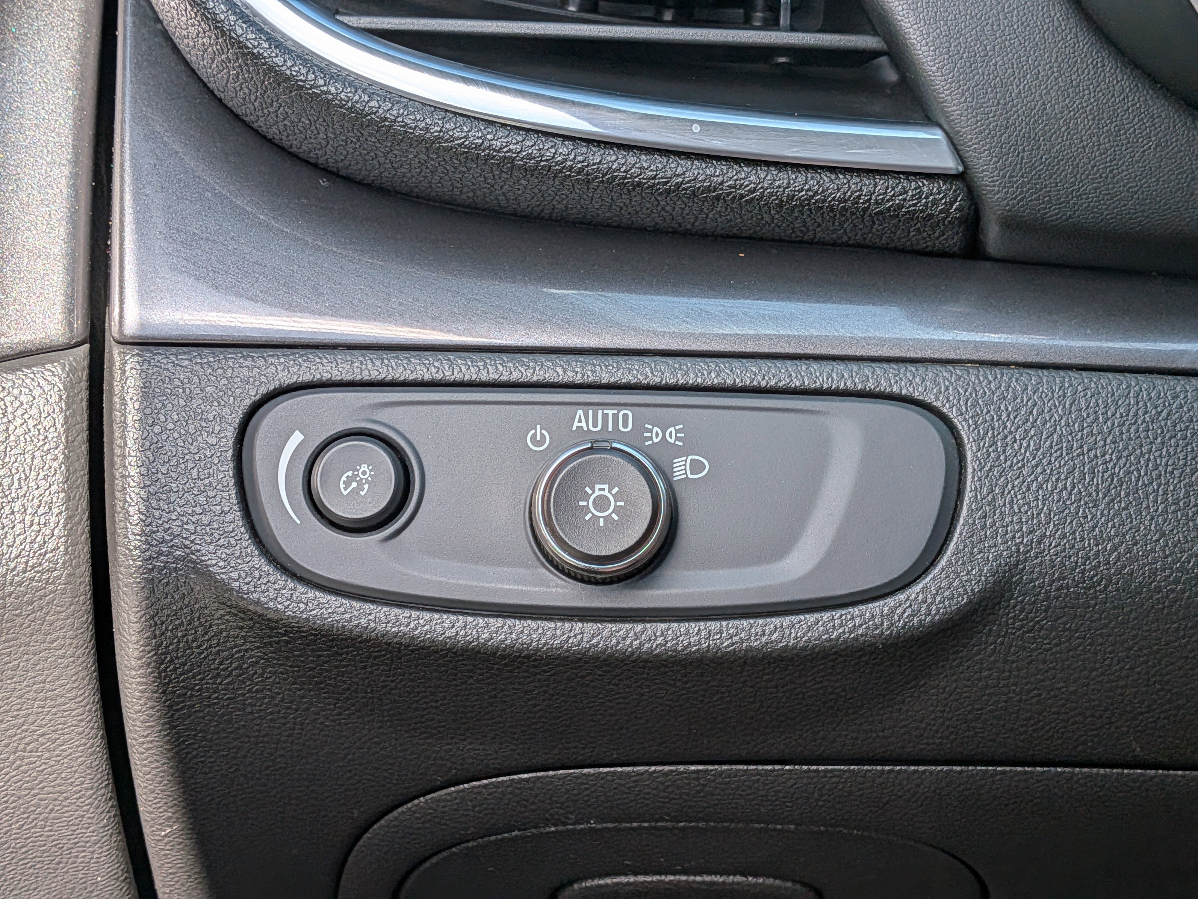 Used 2019 Buick Encore Preferred w/ Safety Package image 23