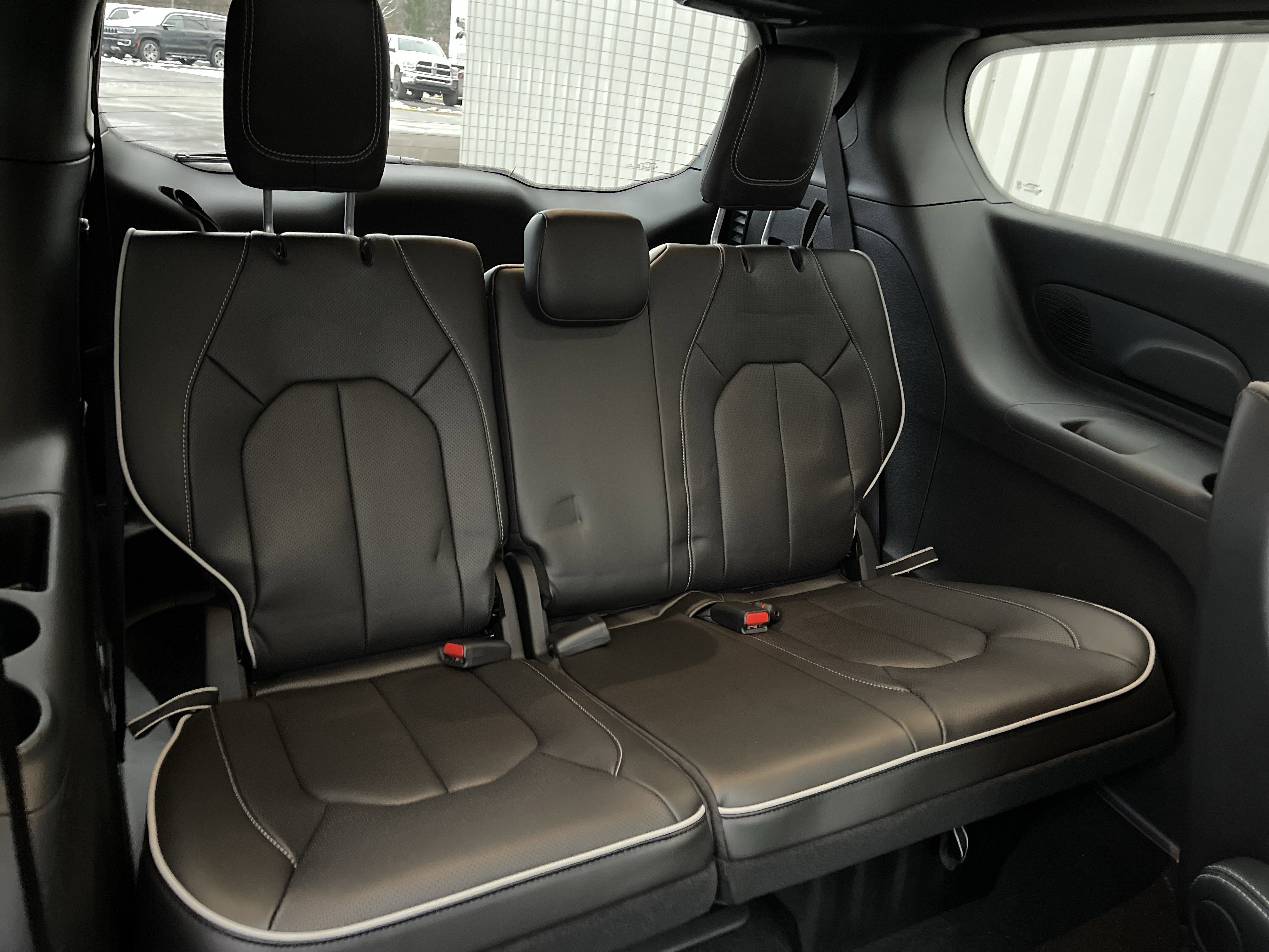 New 2026 Chrysler Pacifica Limited w/ Trailer Tow Group image 14