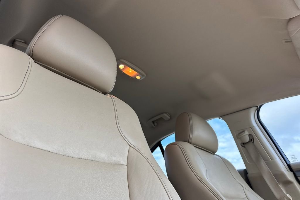 Used 2015 Ford Taurus SEL FWD image 19