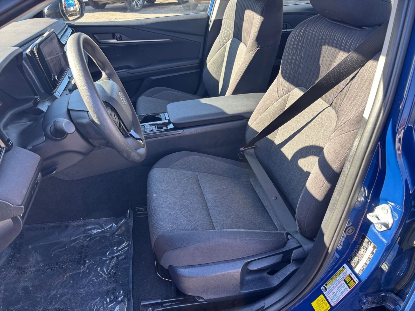 Used 2025 Toyota Camry LE image 32