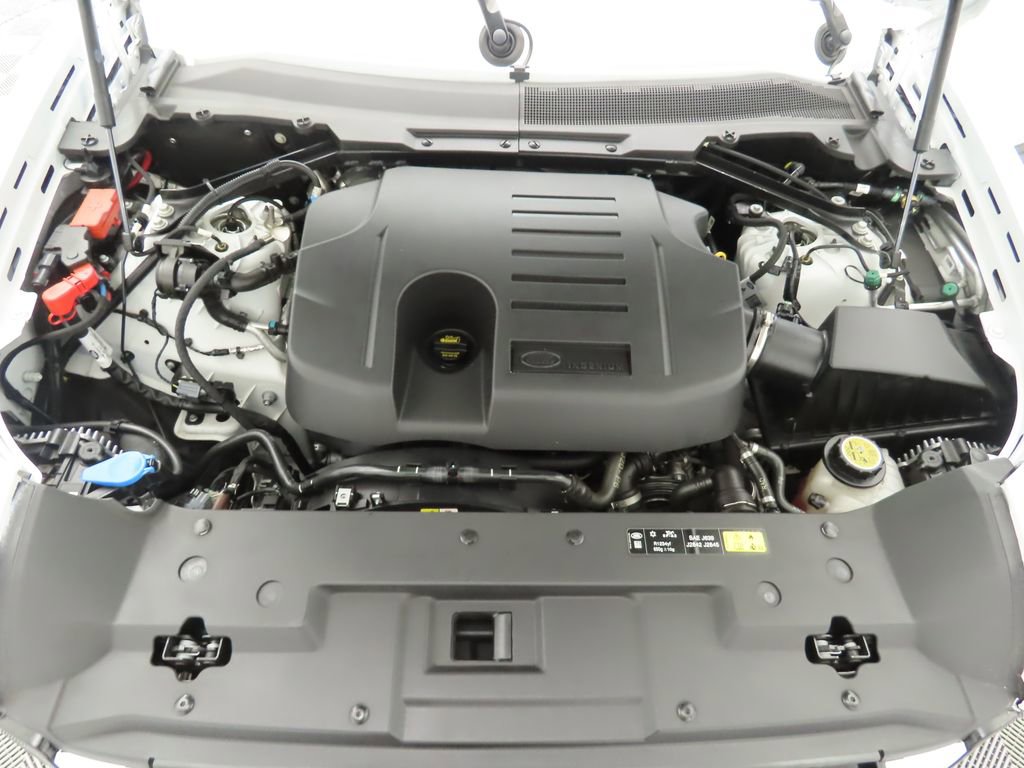 Certified 2023 Land Rover Defender 90 X-Dynamic SE image 26