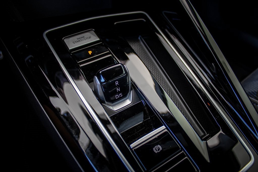 Used 2025 Volkswagen Golf R Black Edition image 39