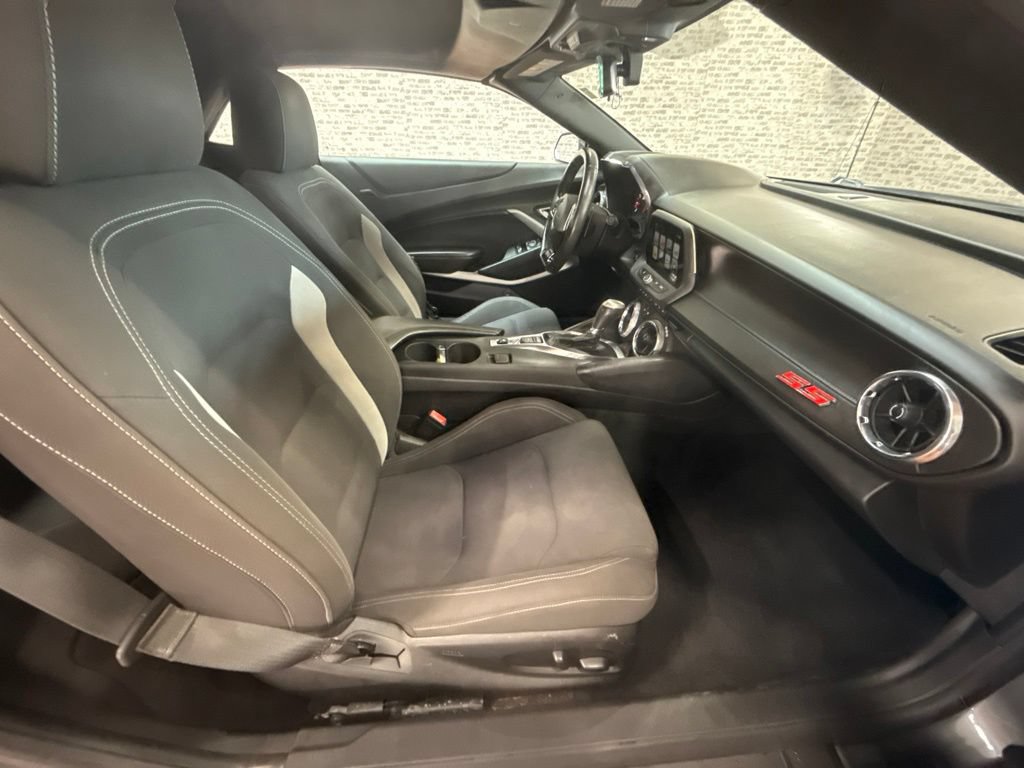 Used 2018 Chevrolet Camaro SS RWD image 11