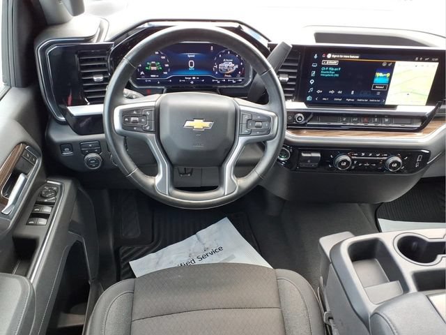 Used 2025 Chevrolet Silverado 2500 LT w/ Convenience Package AWD/4WD image 4