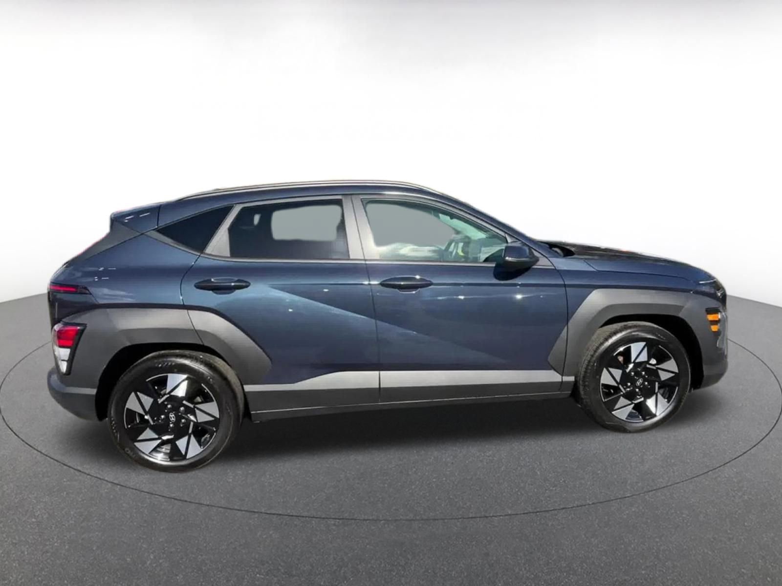 Used 2025 Hyundai Kona SEL image 16