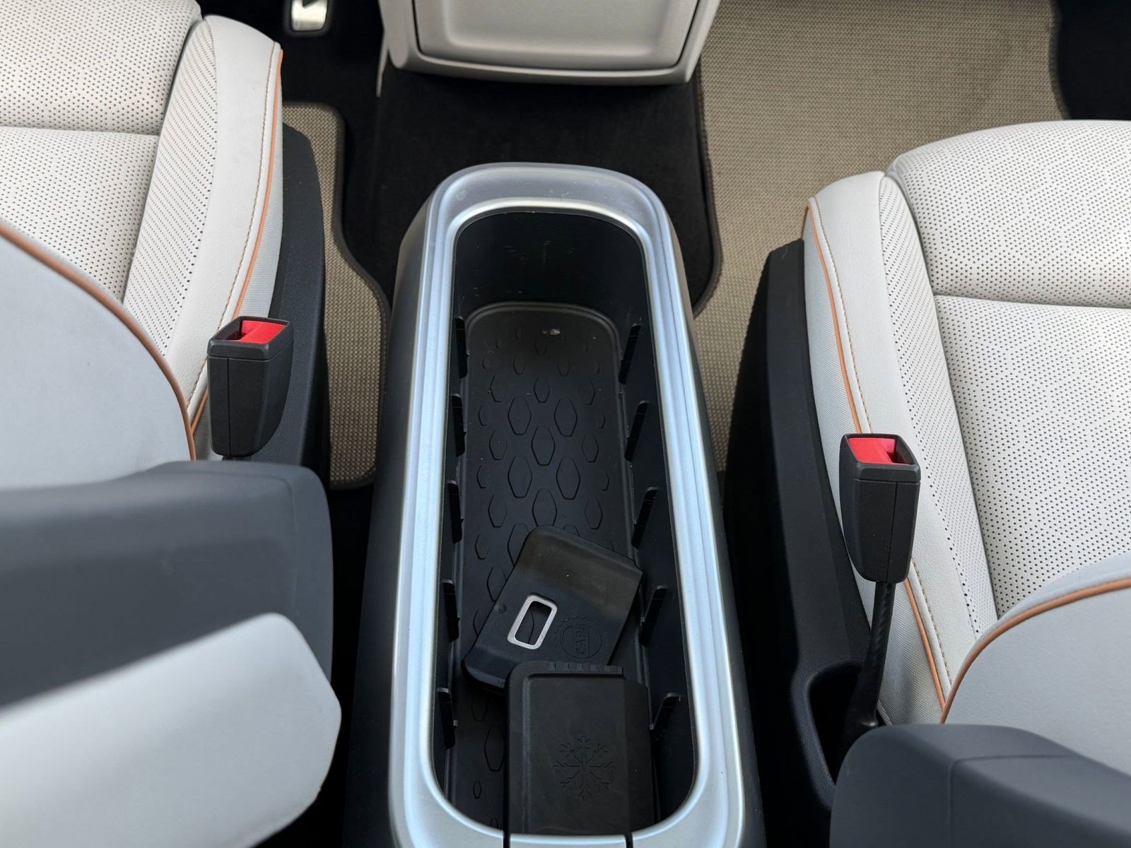 Certified 2025 Volkswagen ID. Buzz Pro S Plus RWD image 25