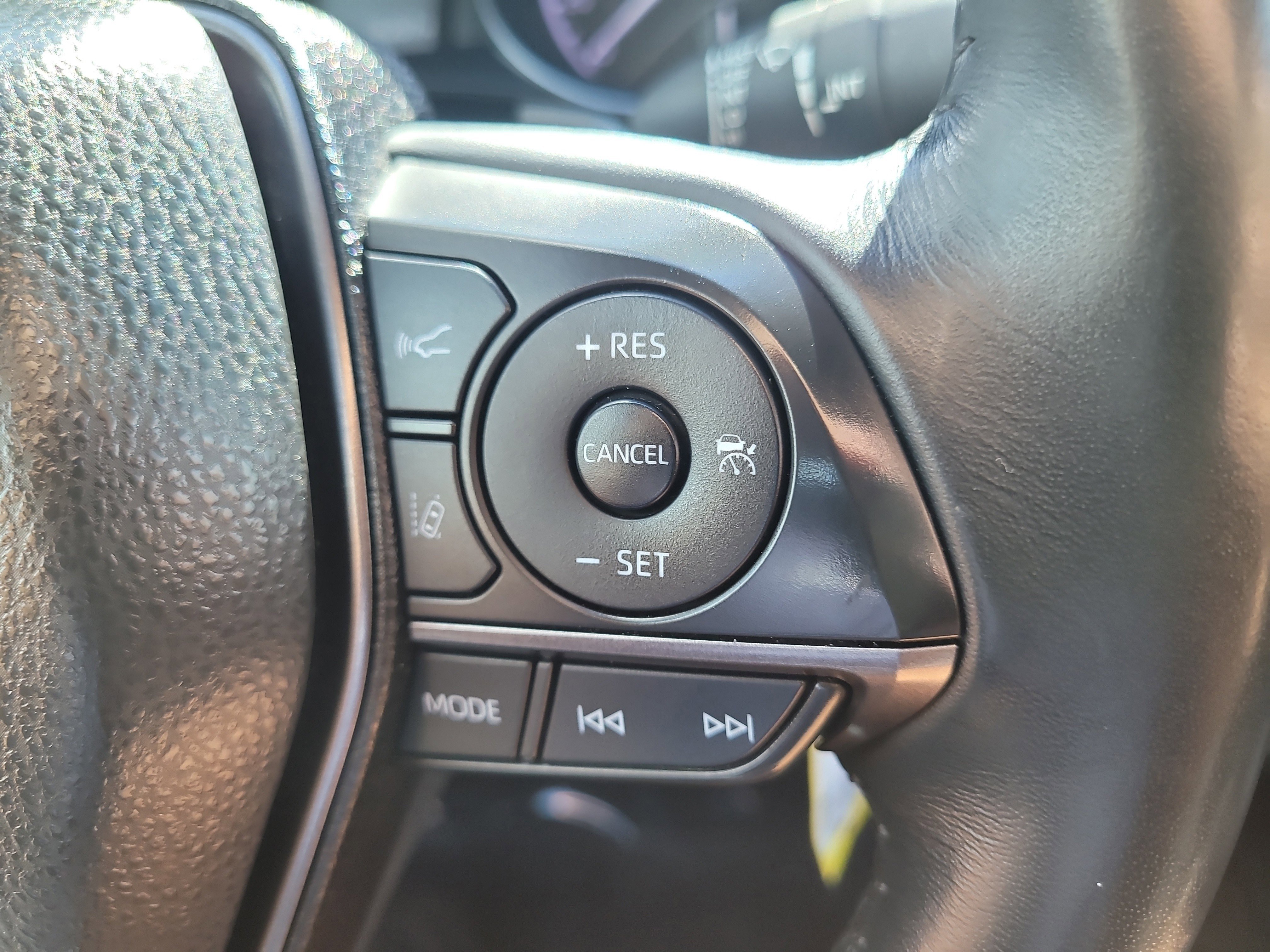 Used 2024 Toyota Camry SE image 28