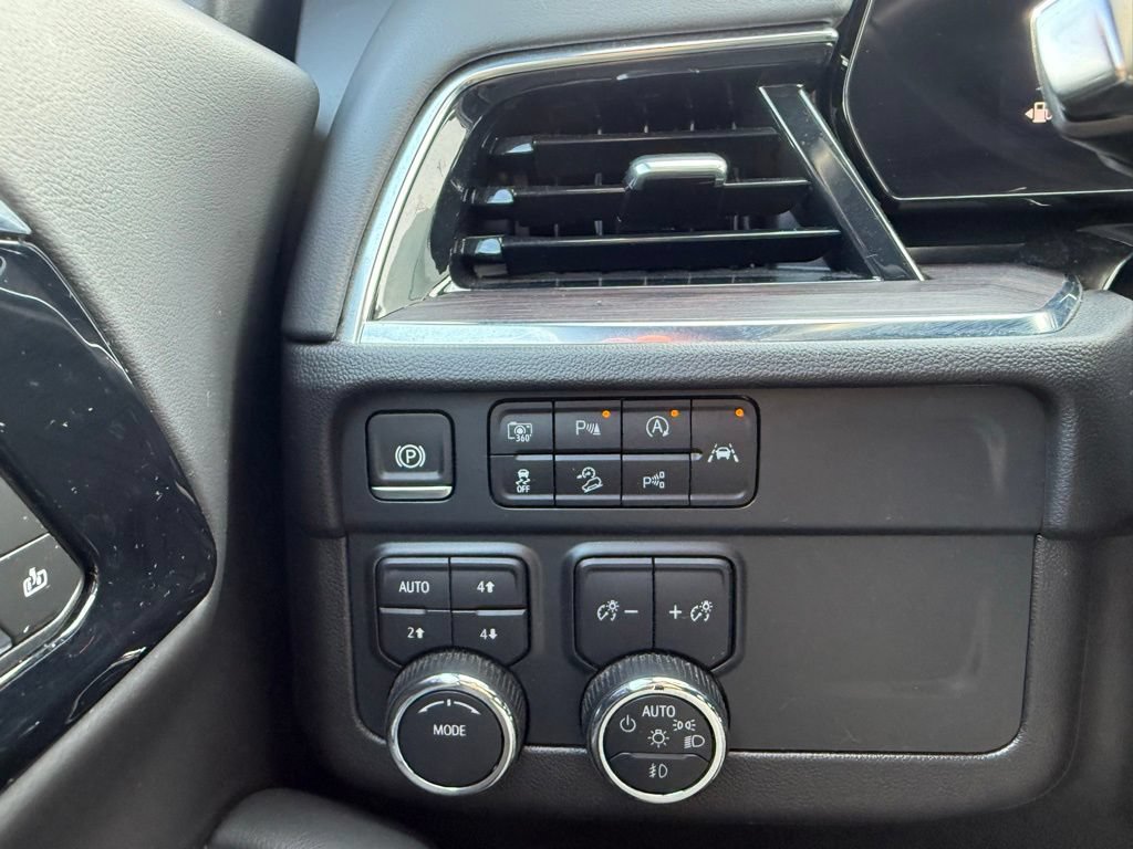 Used 2025 Chevrolet Tahoe Z71 AWD/4WD image 12