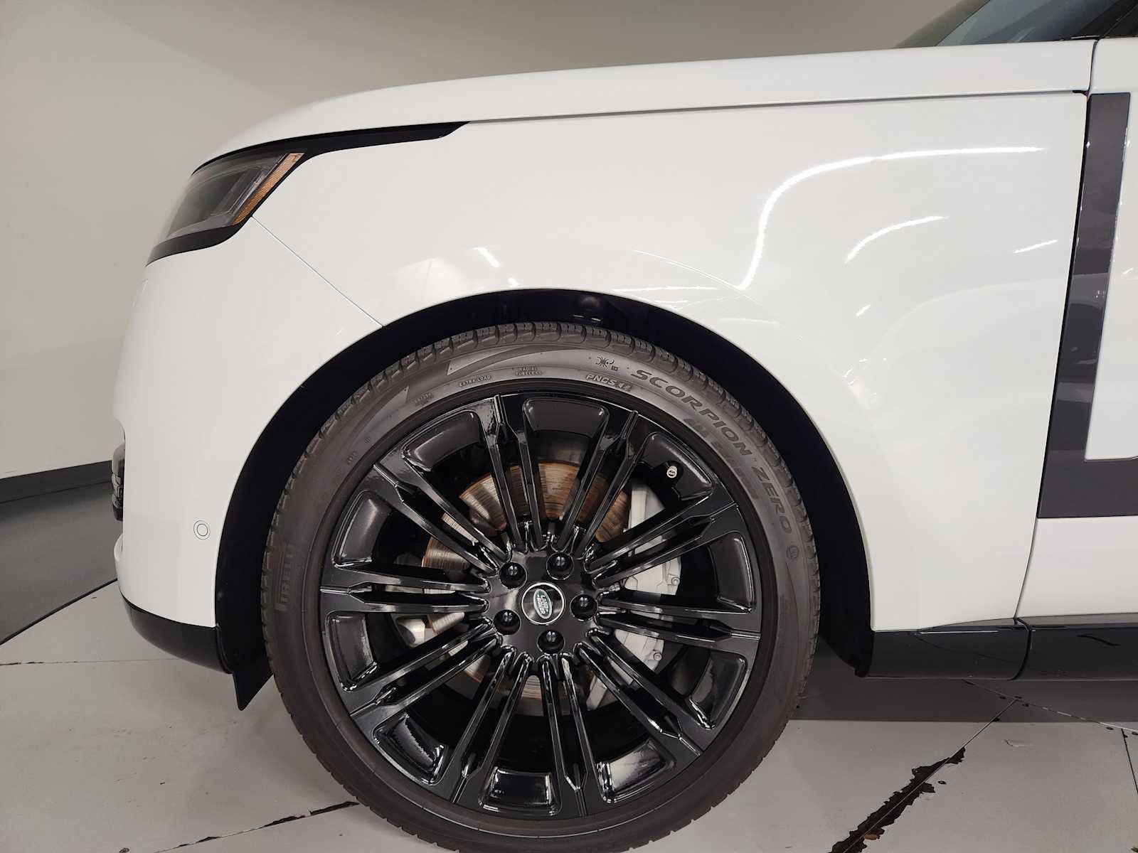 Used 2024 Land Rover Range Rover SE AWD/4WD image 11