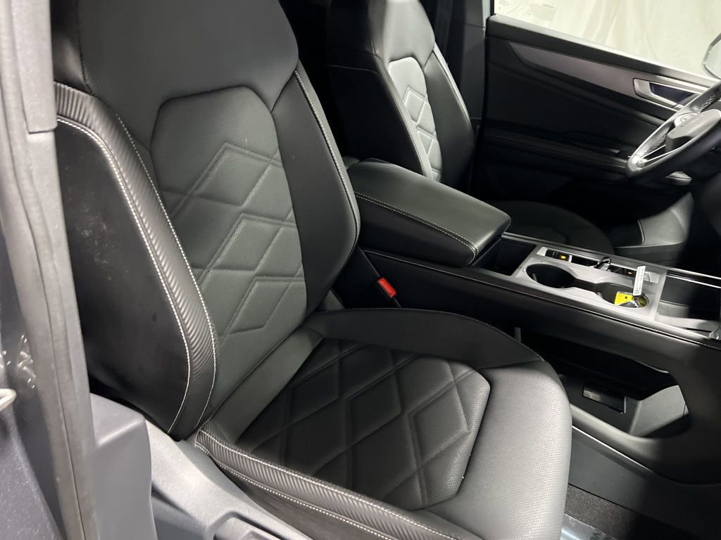 Used 2024 Volkswagen Atlas Cross Sport SE image 11