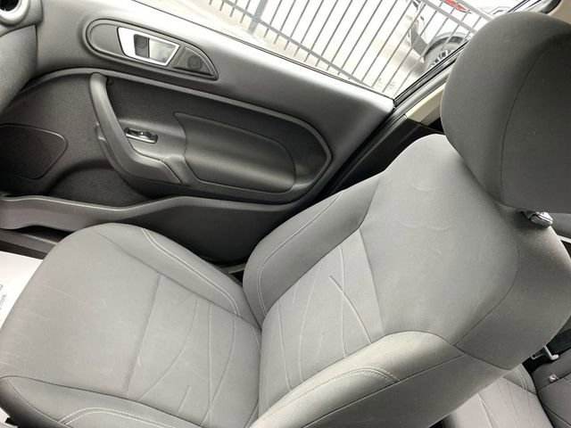 Used 2015 Ford Fiesta SE FWD image 26