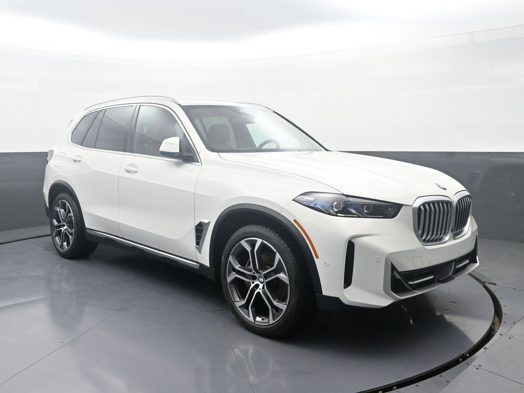 New 2026 BMW X5 xDrive40i w/ Climate Comfort Package image 3
