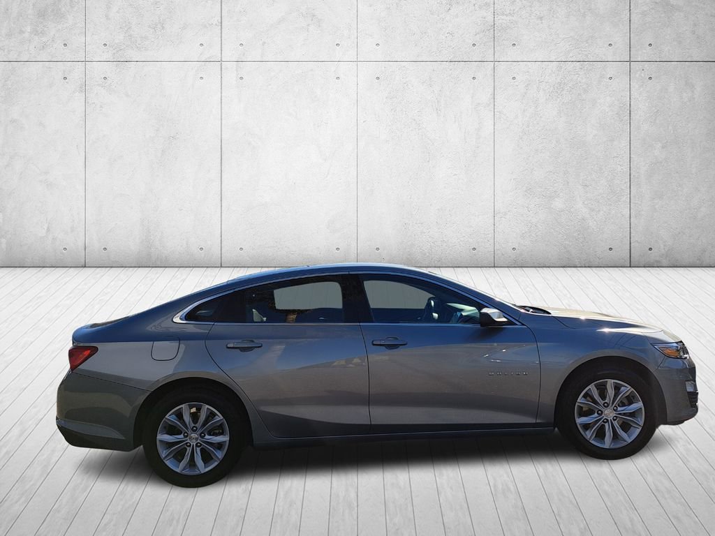 Used 2025 Chevrolet Malibu LT image 4