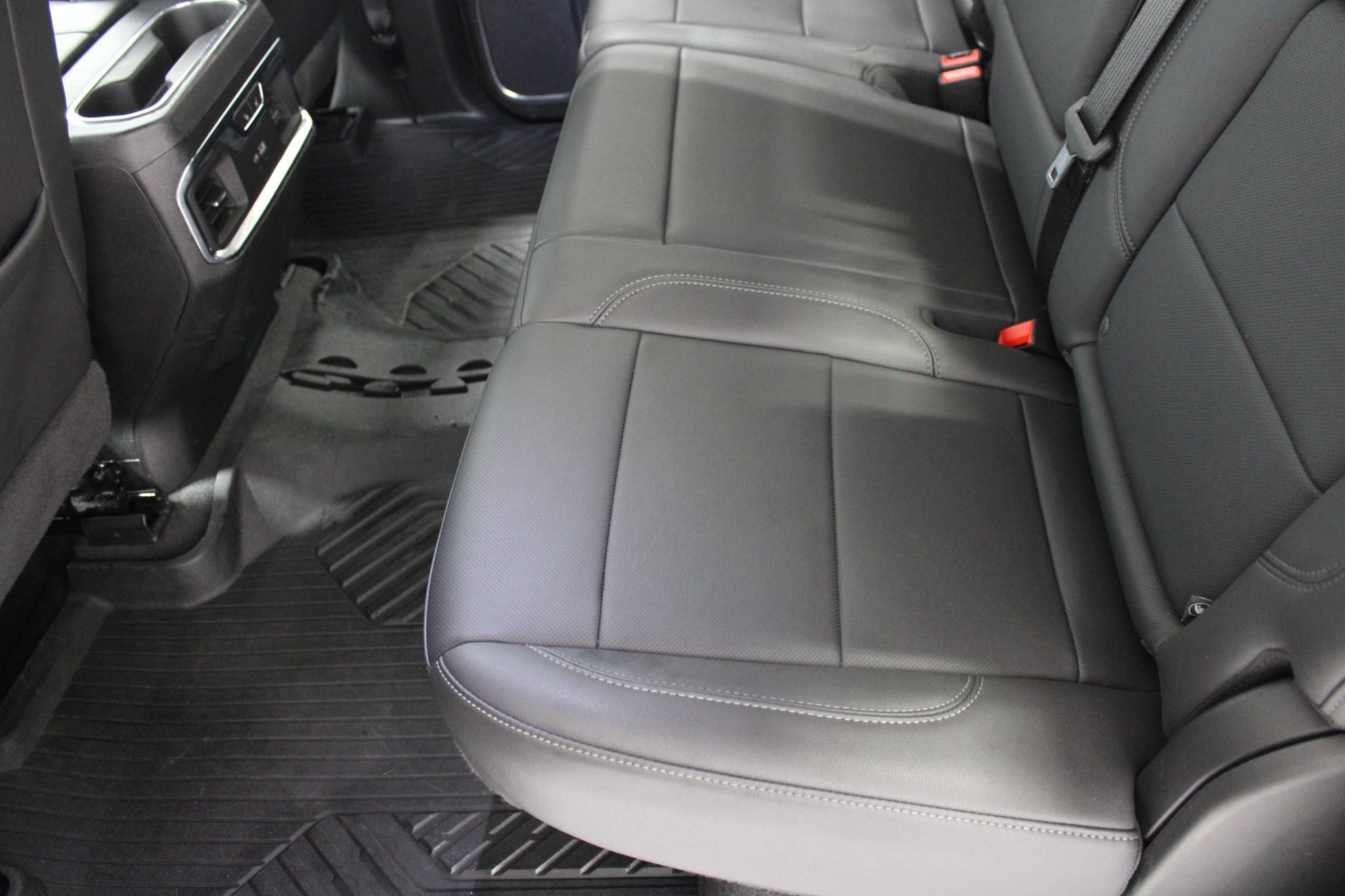 Used 2024 Chevrolet Silverado 1500 LTZ AWD/4WD image 18