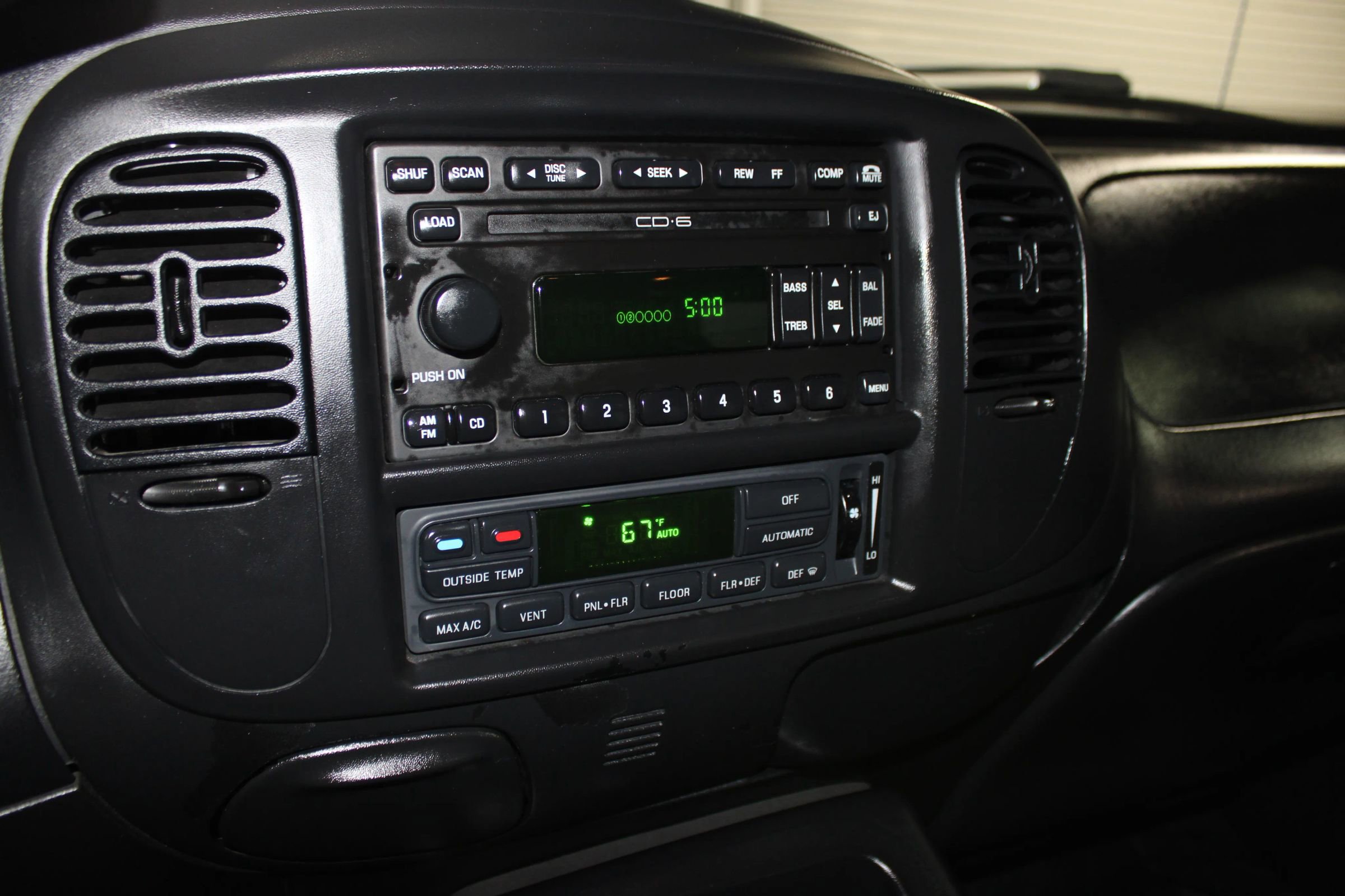 Used 2003 Ford F150 Harley-Davidson RWD image 15