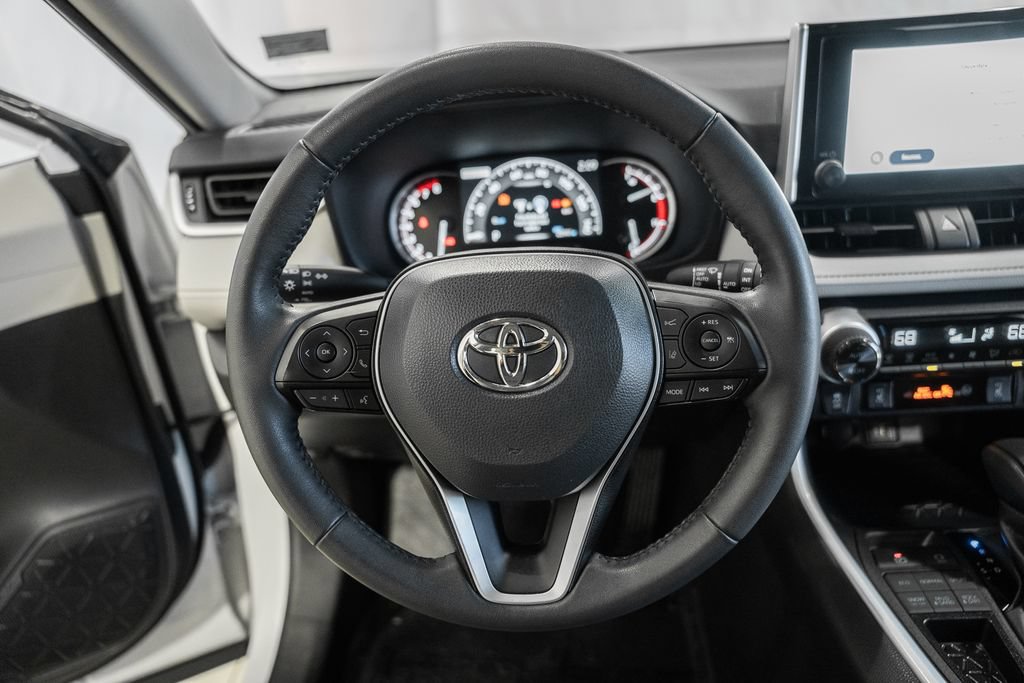 Used 2025 Toyota RAV4 XLE w/ Convenience Package AWD/4WD image 29
