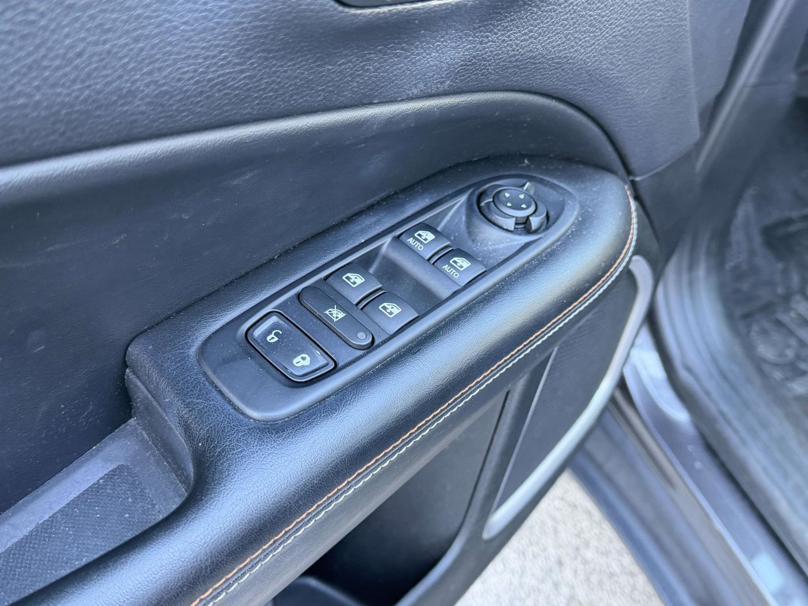 Used 2018 Jeep Compass Latitude w/ Popular Equipment Group image 18