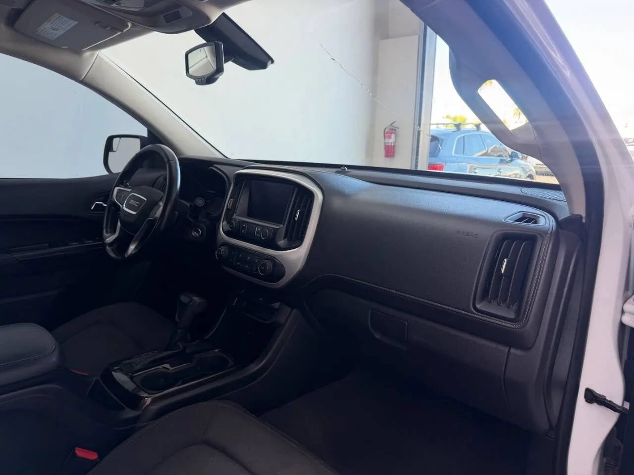 Used 2020 GMC Canyon SLE w/ Elevation Edition RWD image 17