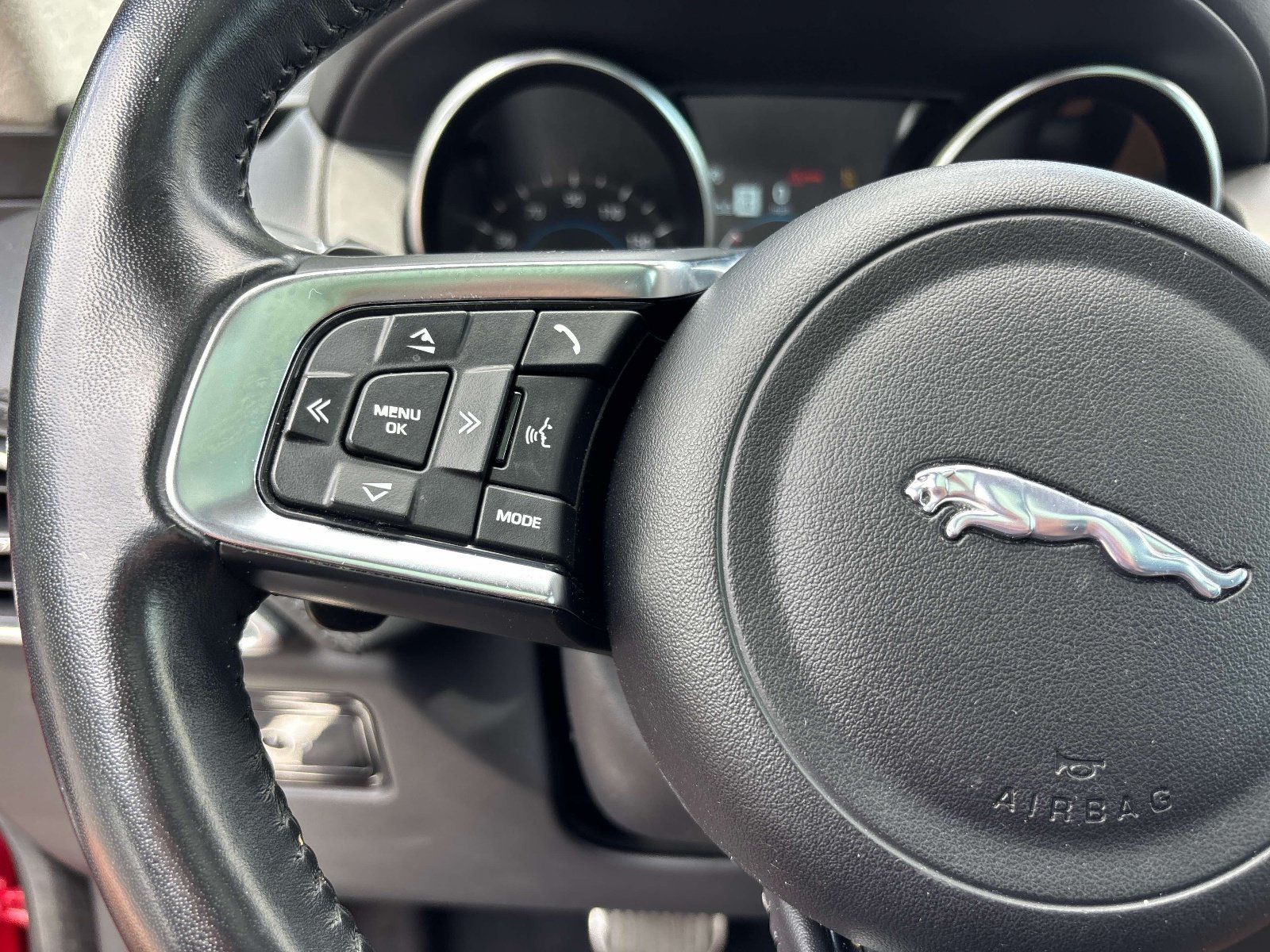 Used 2019 Jaguar F-PACE Prestige AWD/4WD image 20