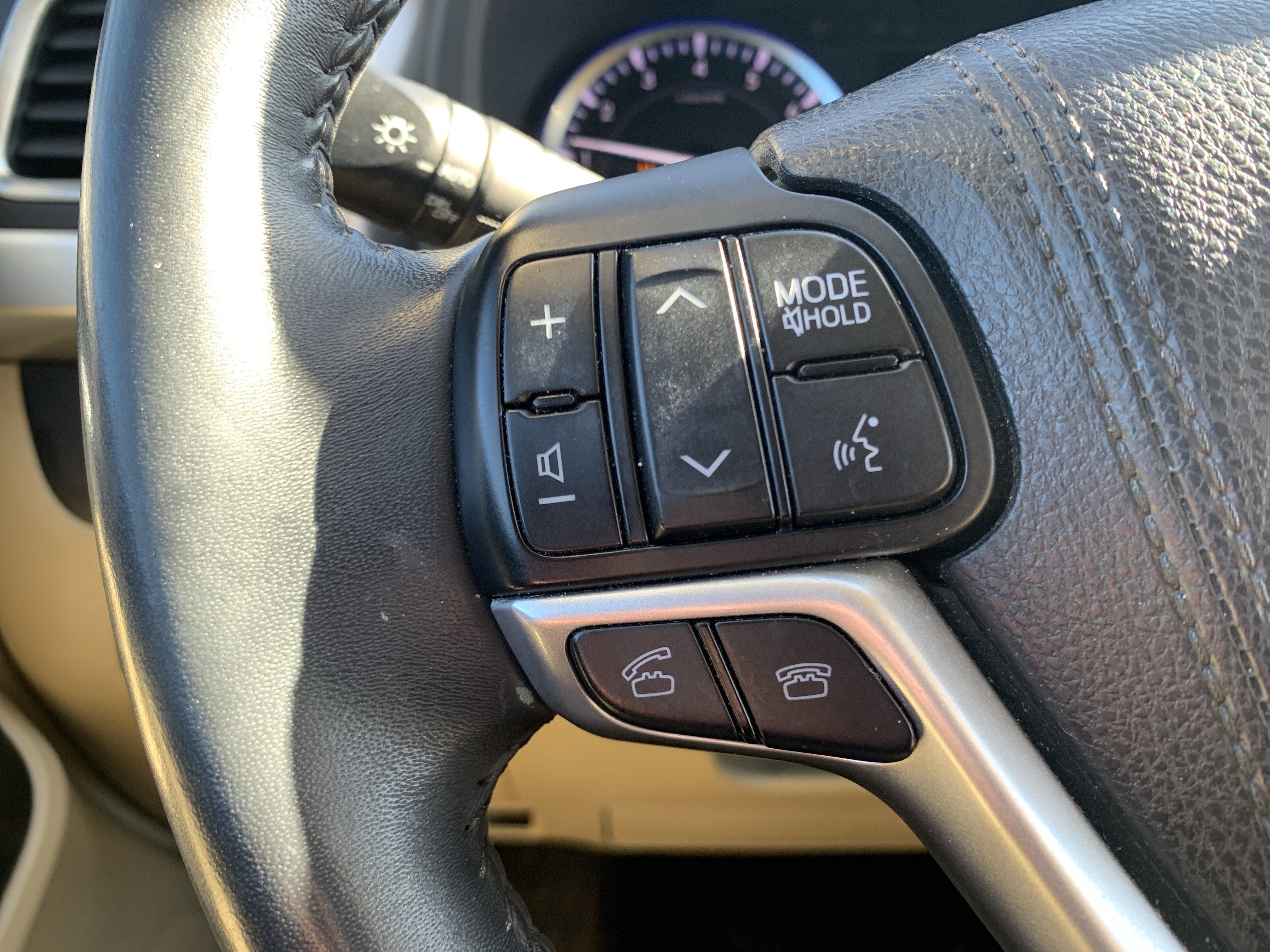 Used 2016 Toyota Highlander Limited image 19