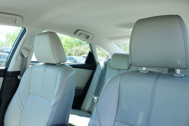 Used 2013 Toyota Avalon XLE FWD image 14