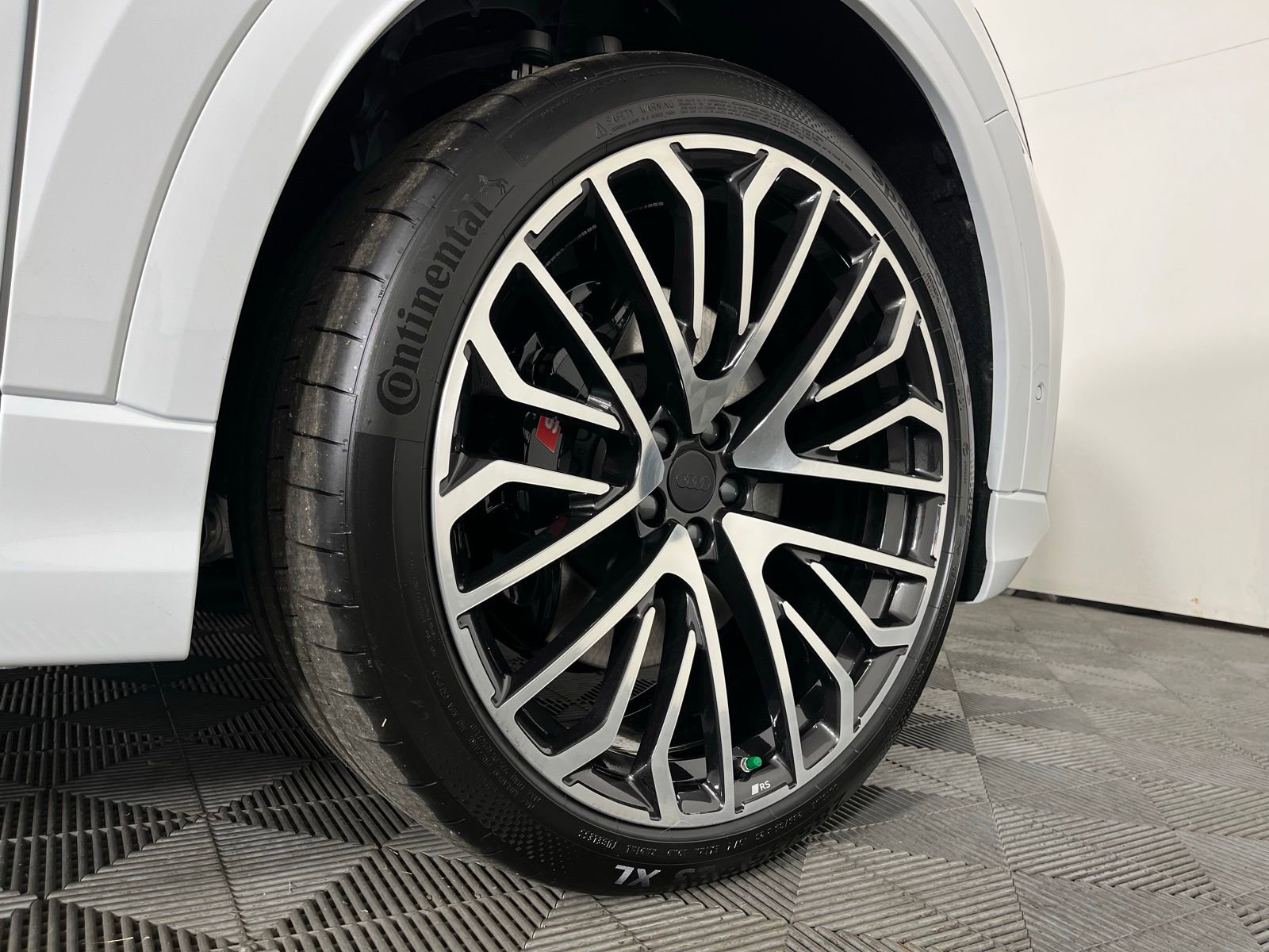 New 2026 Audi SQ8 Prestige image 9