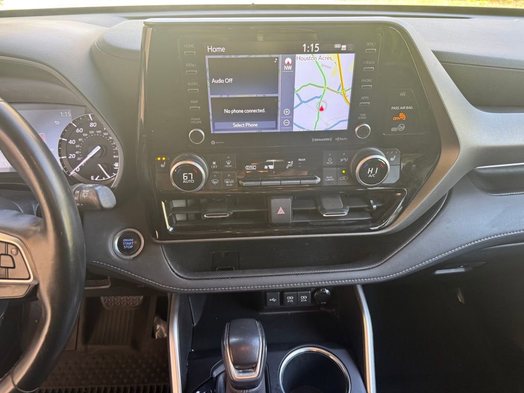 Used 2021 Toyota Highlander XLE image 25