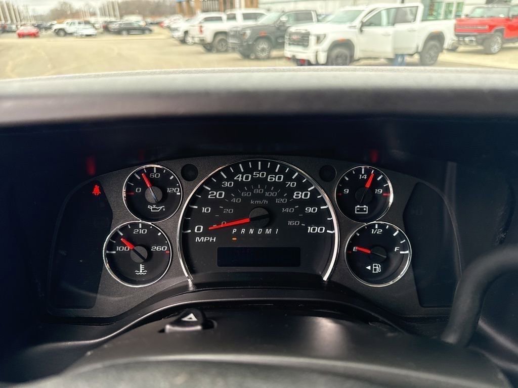 Used 2024 Chevrolet Express 3500 w/ Power Convenience Package RWD image 17