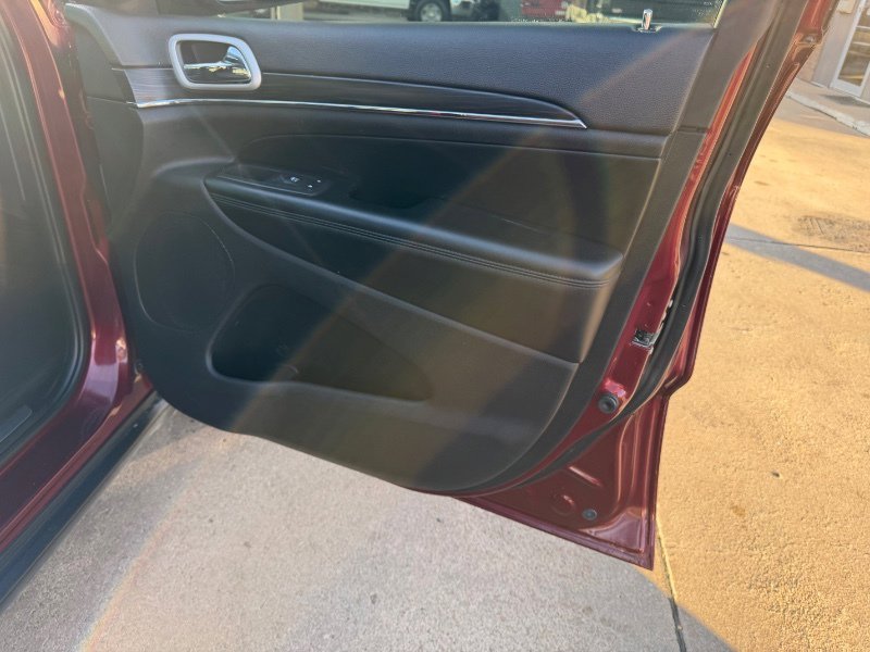 Used 2020 Jeep Grand Cherokee Limited image 20