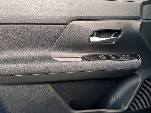 Used 2026 Nissan Kicks SV FWD image 11