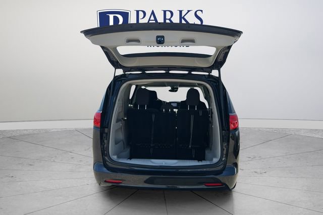 Used 2023 Chrysler Voyager LX FWD image 20