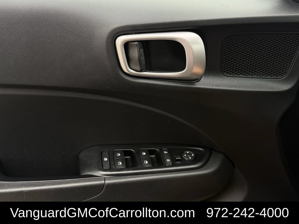Used 2021 Hyundai Venue SE w/ Cargo Package FWD image 25
