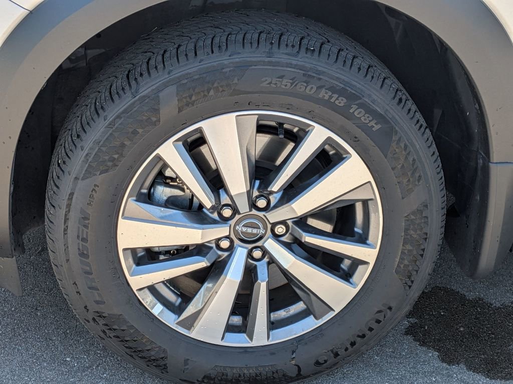 Certified 2025 Nissan Pathfinder SL w/ Cargo Package AWD/4WD image 10