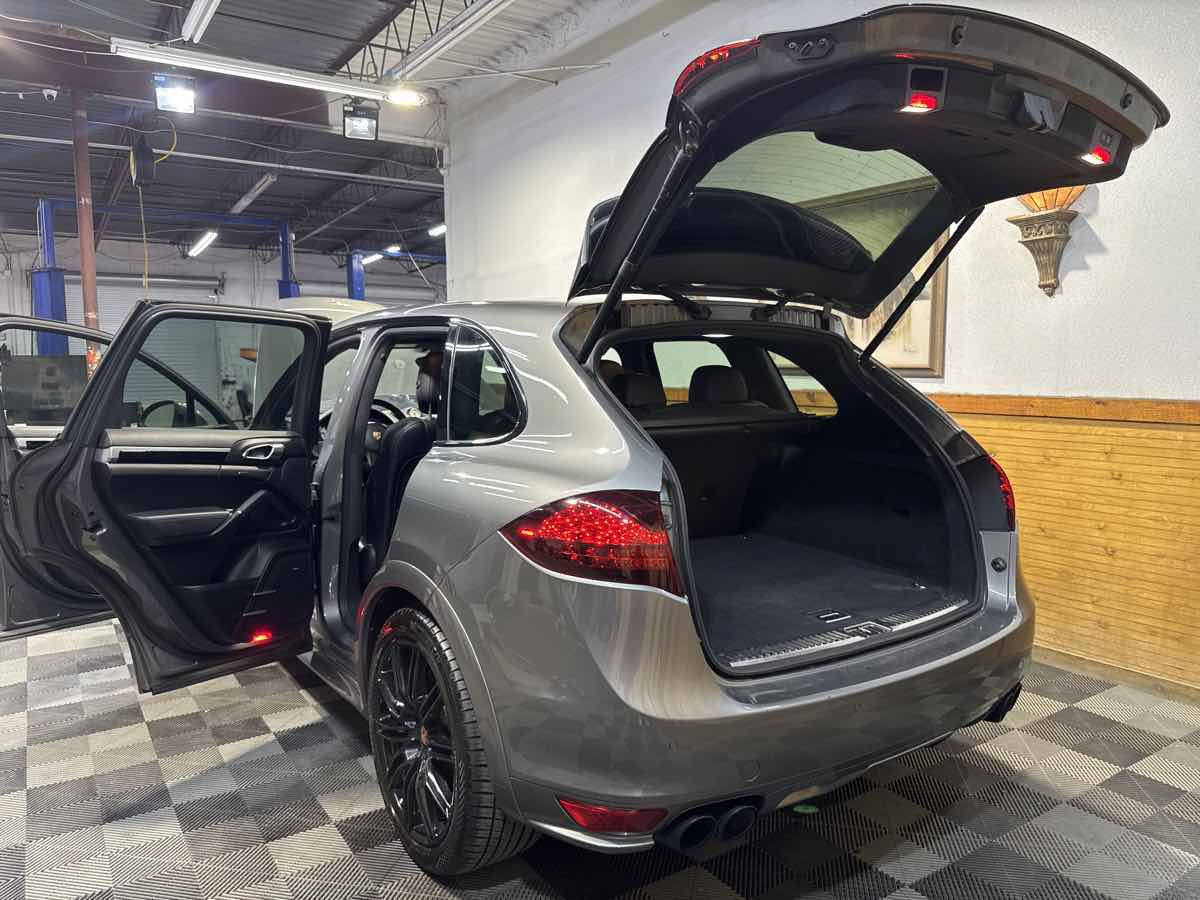 Used 2014 Porsche Cayenne GTS AWD/4WD image 13