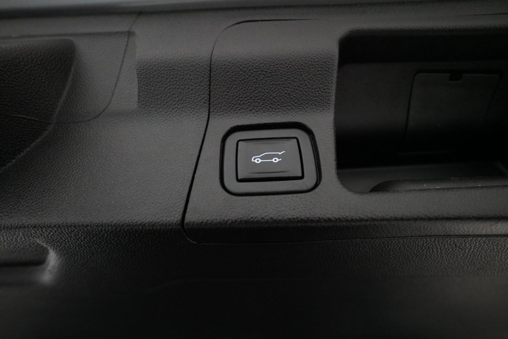 Certified 2023 GMC Acadia SLE w/ Driver Convenience Package image 15