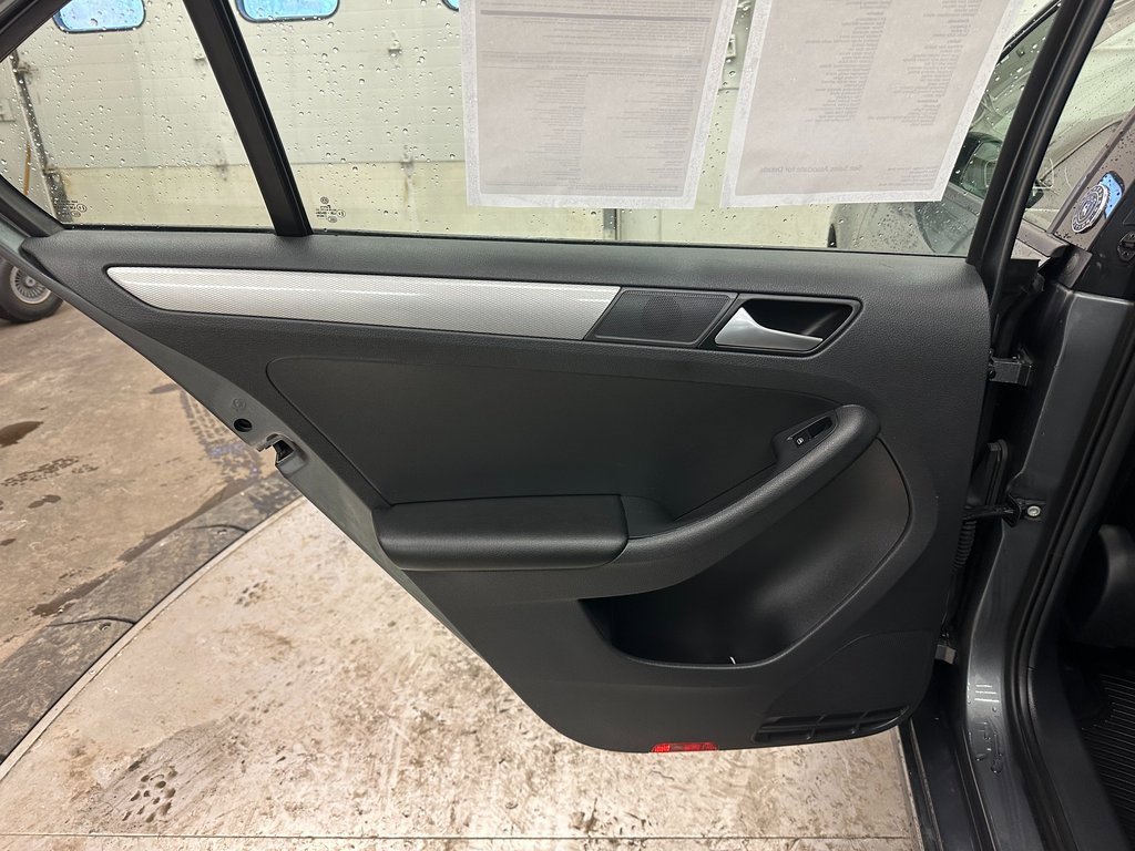 Used 2018 Volkswagen Jetta Wolfsburg Edition image 21