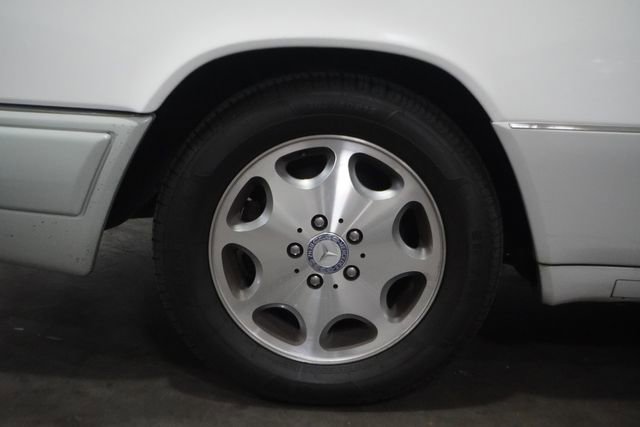 Used 1995 Mercedes-Benz E 320 Convertible image 10