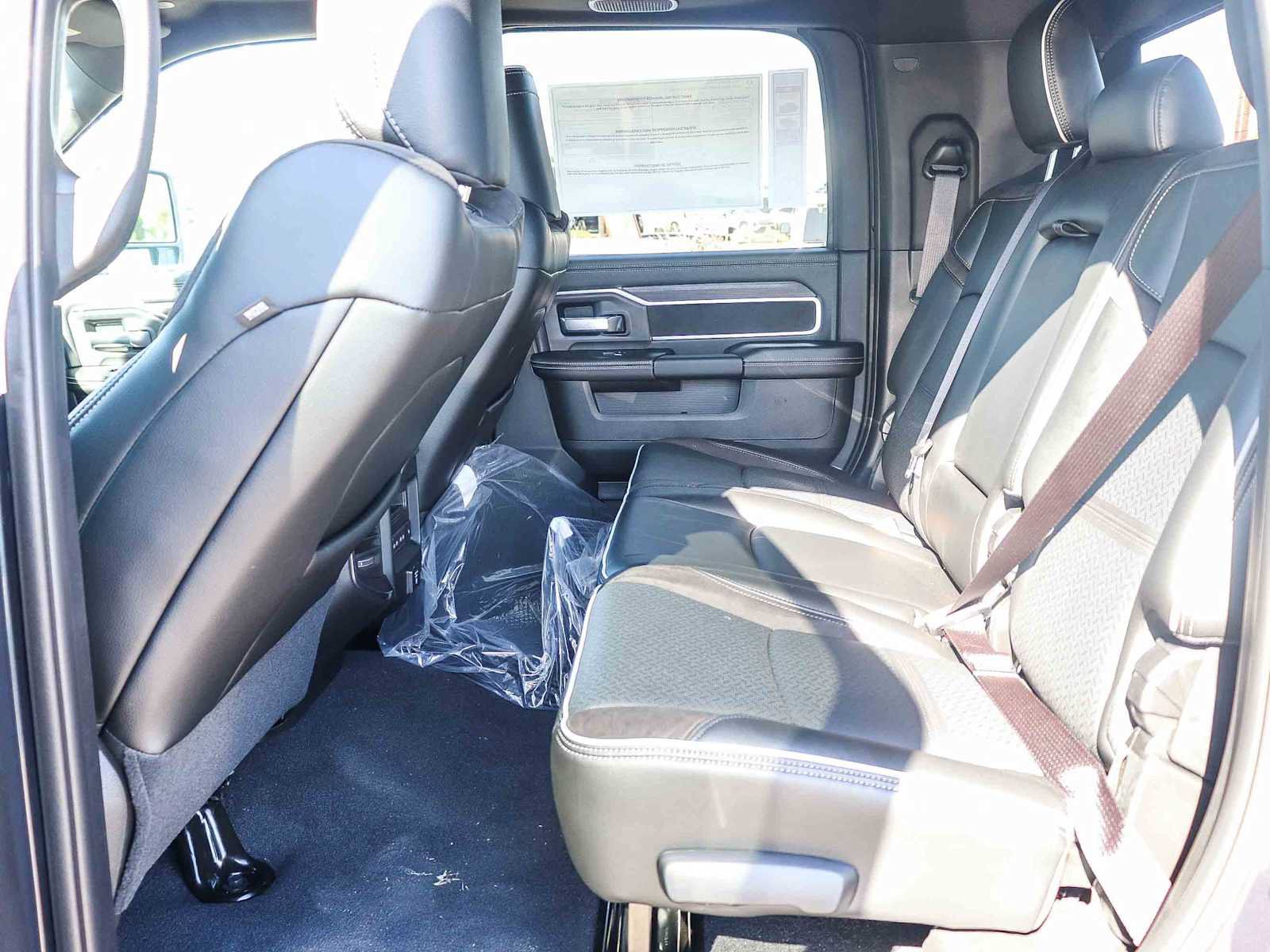 New 2026 RAM 3500 Laramie AWD/4WD image 25