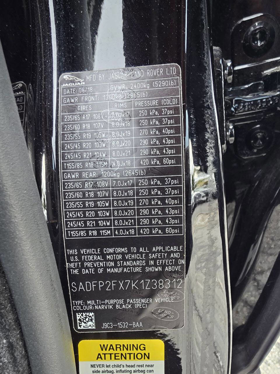 Used 2019 Jaguar E-PACE SE image 19