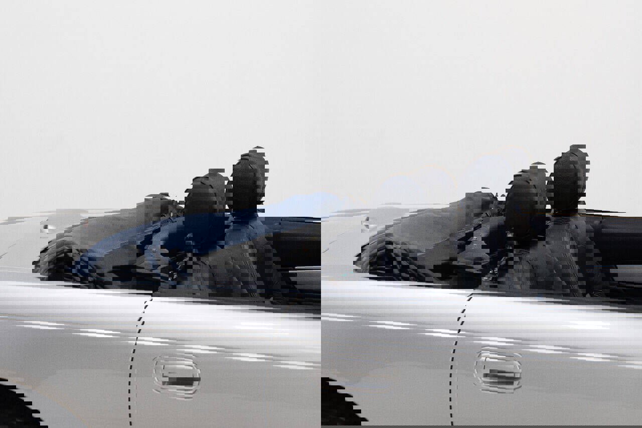 Used 2005 Ford Thunderbird Deluxe image 23