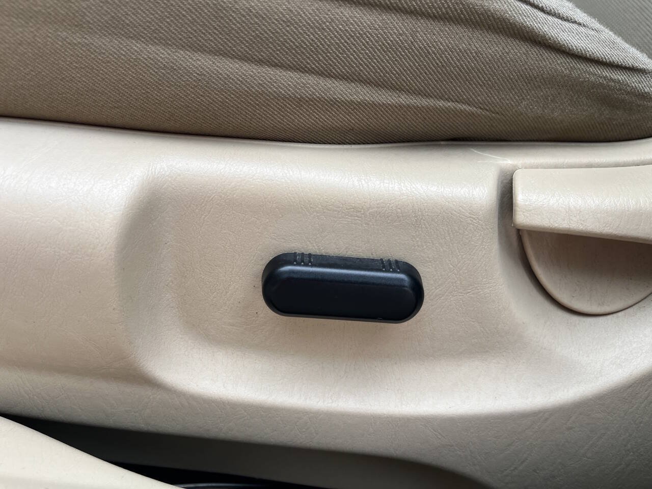 Used 2009 Ford Escape XLT FWD image 17